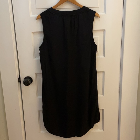 Old Navy Black Sleeveless Dress - Picture 2 of 3